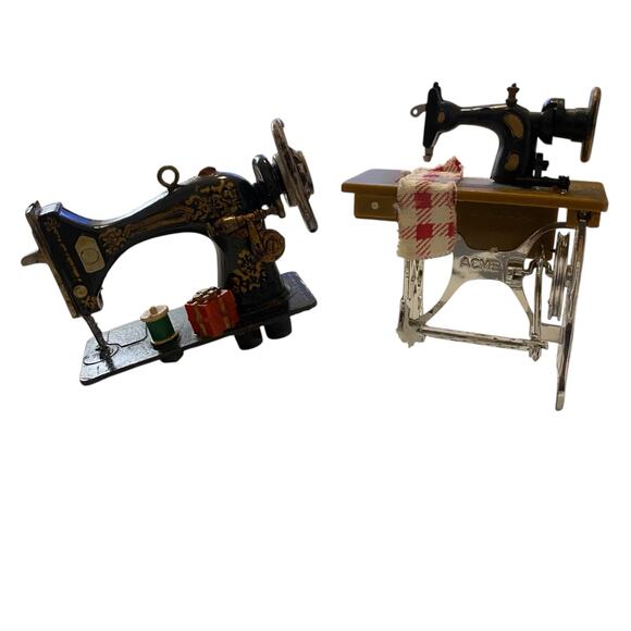 LOT of 2 Vintage Miniature Sewing Machines* FLAWED * ACME Dollhouse Magnet - Picture 2 of 10